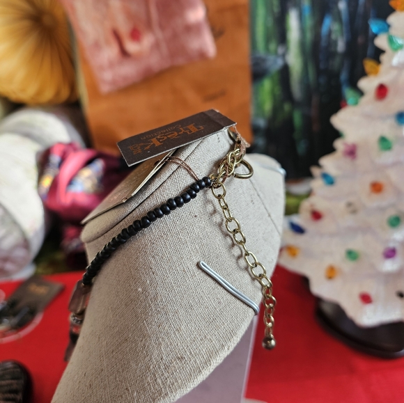 Treska Fashion Necklace And Earrings - Picture 4 of 9